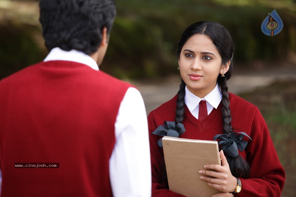 Amara Kaaviyam Tamil Movie Stills - 15 / 55 photos