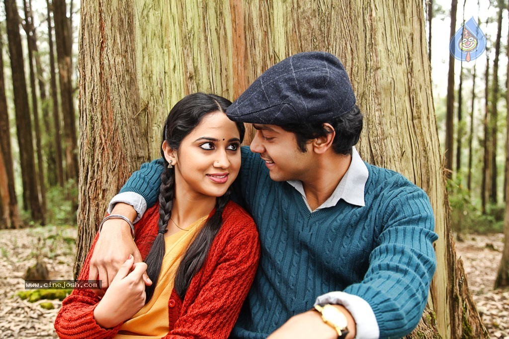 Amara Kaaviyam Tamil Movie Stills - 16 / 55 photos