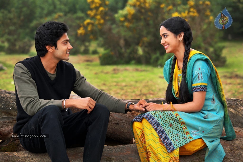 Amara Kaaviyam Tamil Movie Stills - 17 / 55 photos