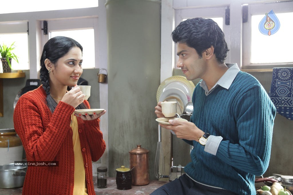 Amara Kaaviyam Tamil Movie Stills - 31 / 55 photos