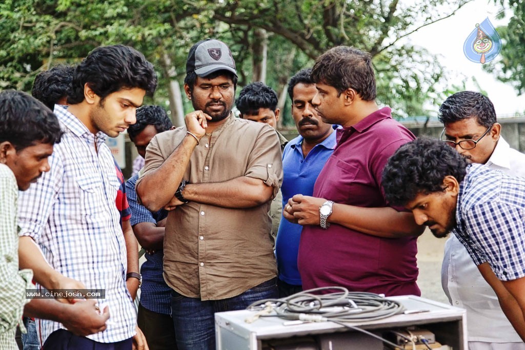 Amara Kaaviyam Tamil Movie Stills - 34 / 55 photos