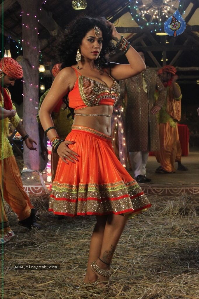 Amavaasai Tamil Movie Hot Stills - 46 / 71 photos