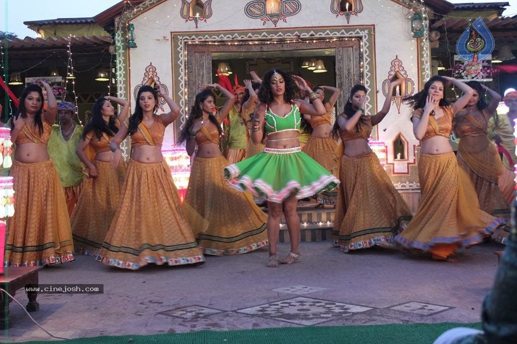 Amavaasai Tamil Movie Hot Stills - 54 / 71 photos