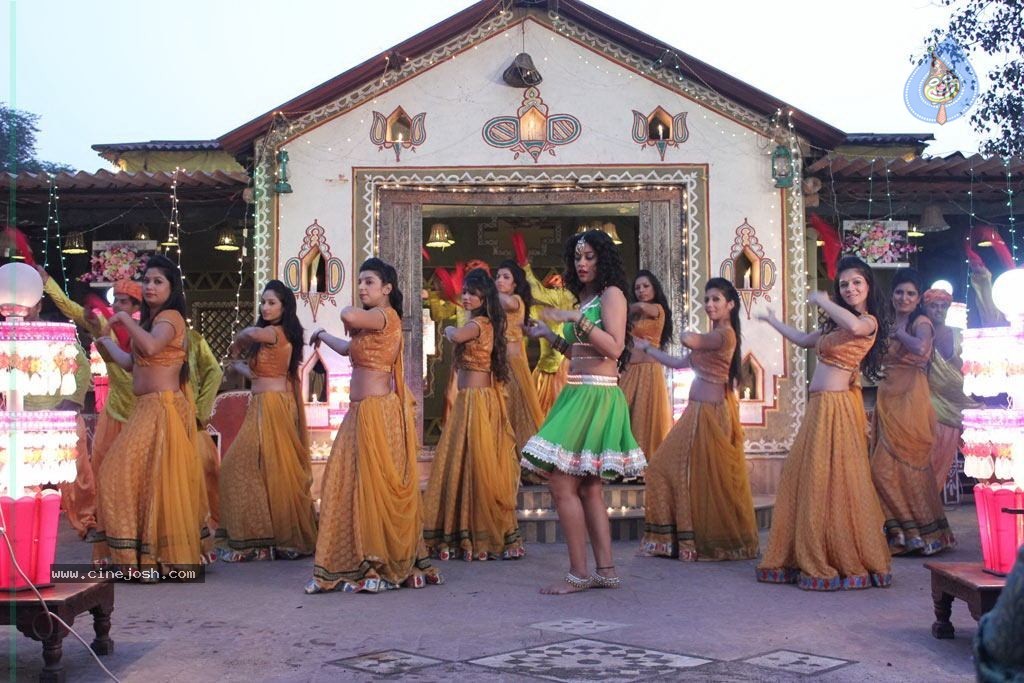 Amavaasai Tamil Movie Hot Stills - 57 / 71 photos