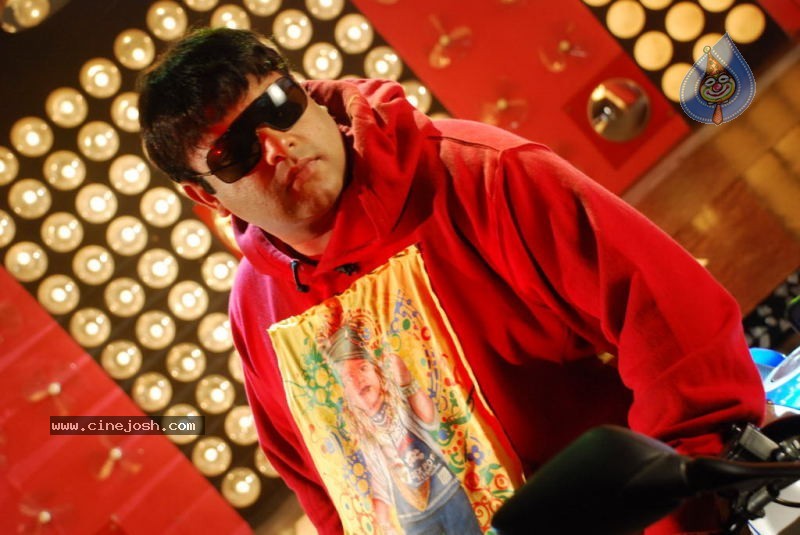 Amayakudu Movie New Stills - 86 / 101 photos