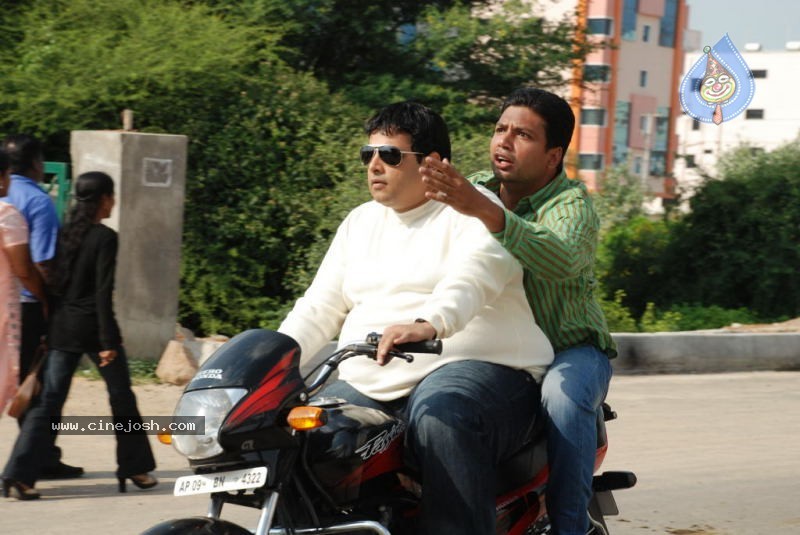 Amayakudu Movie New Stills - 93 / 101 photos