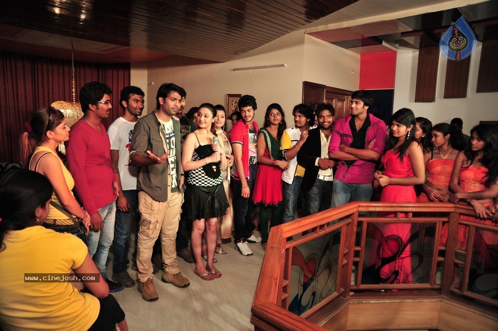 Amma Nanna Oorelithe Movie Item Song Stills - 38 / 94 photos