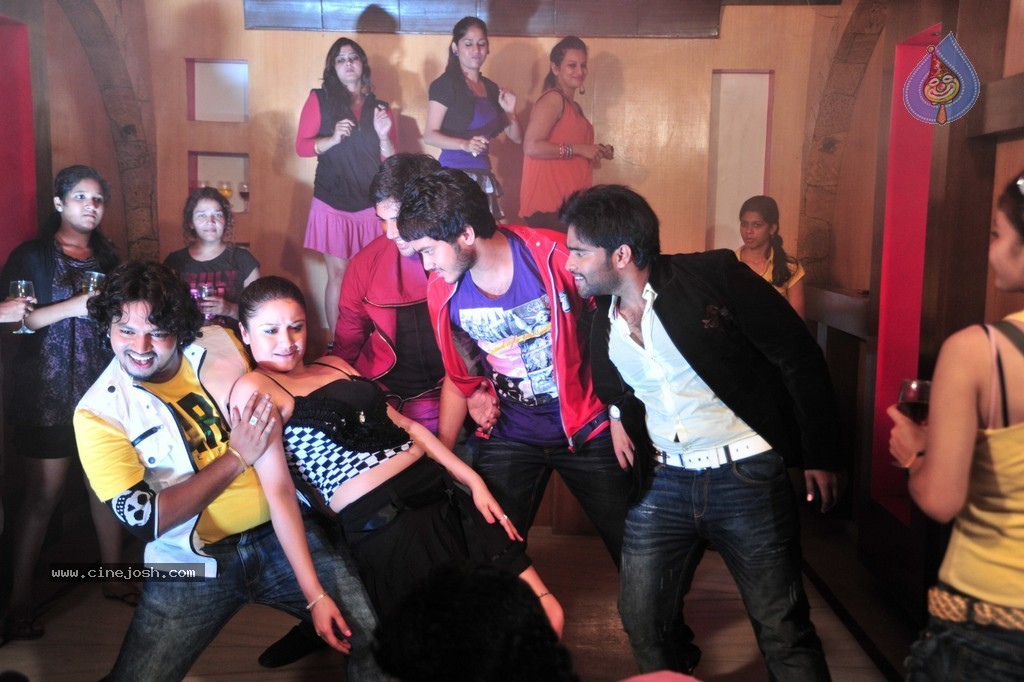 Amma Nanna Oorelithe Movie Item Song Stills - 62 / 94 photos