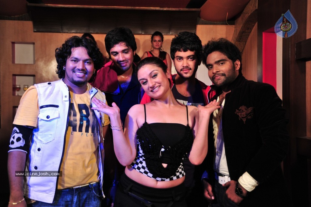 Amma Nanna Oorelithe Movie Item Song Stills - 74 / 94 photos