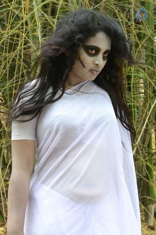 Ammayi Aaruguru Movie Photos - 5 / 50 photos