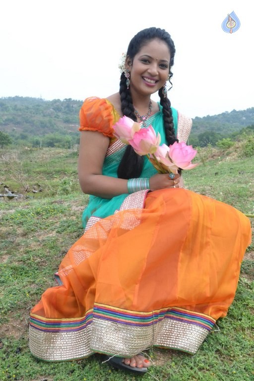 Ammayi Aaruguru Movie Photos - 20 / 50 photos