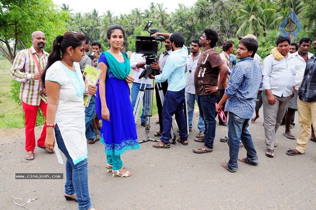 Ammayi Devadas Aithe Movie Working Stills - 14 / 23 photos