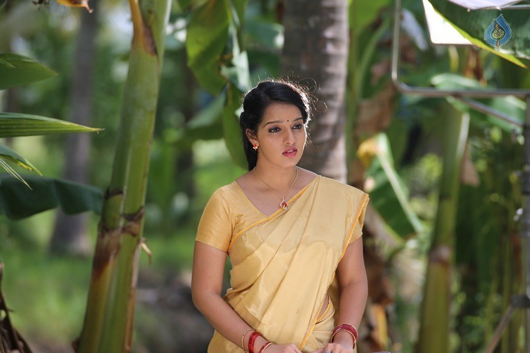 Ammayilanthe Adho Type Movie Photos - 1 / 9 photos