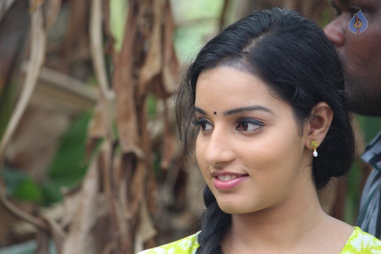 Ammayilanthe Adho Type Movie Photos - 3 / 9 photos