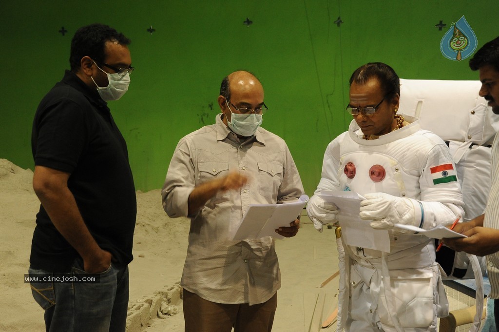 Amrutham Chandamamalo Stills - 12 / 39 photos