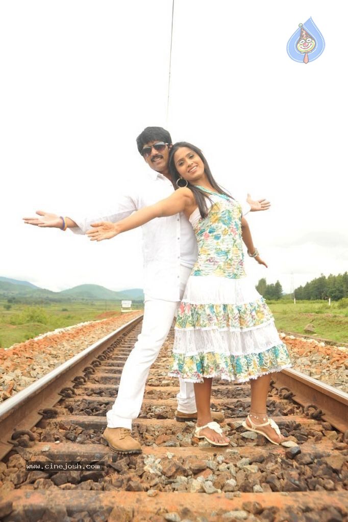 Anaganaga Movie Hot Stills - 41 / 273 photos