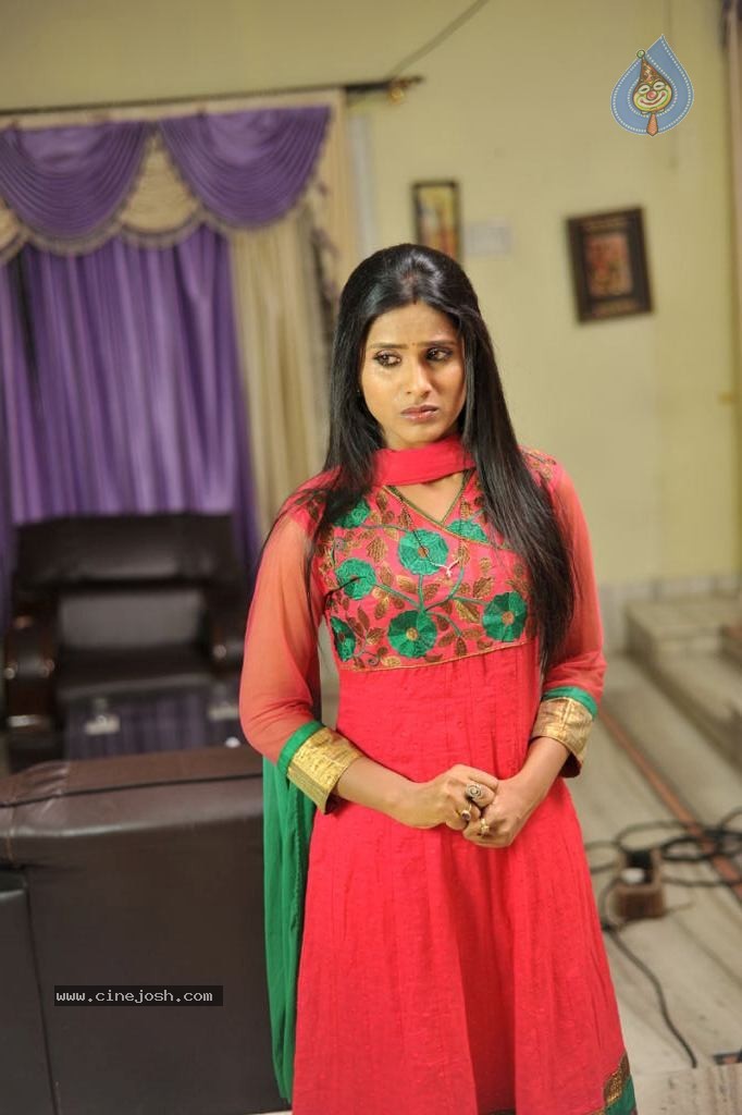 Anaganaga Movie Hot Stills - 42 / 273 photos