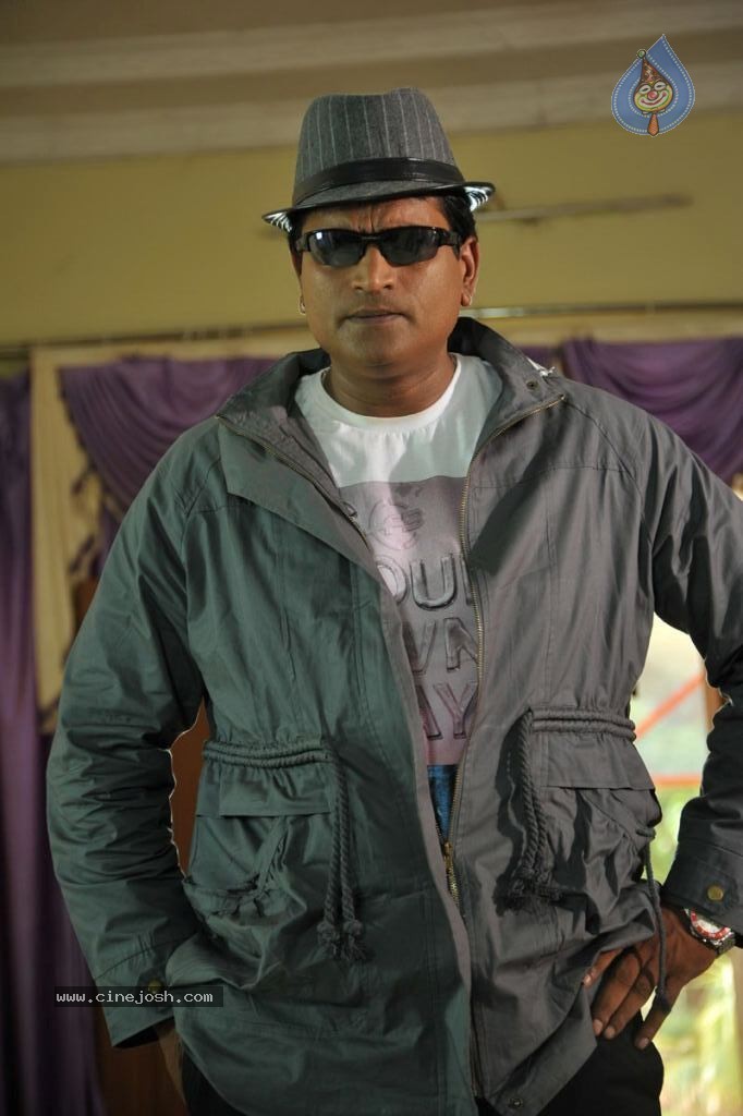 Anaganaga Movie Hot Stills - 102 / 273 photos