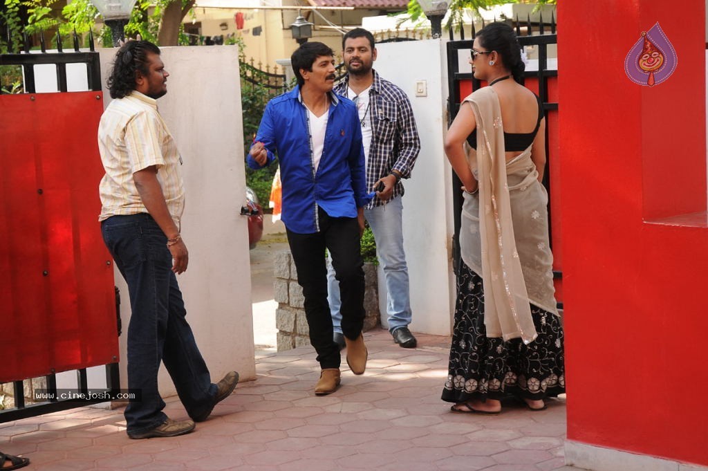 Anaganaga Movie Hot Stills - 115 / 273 photos