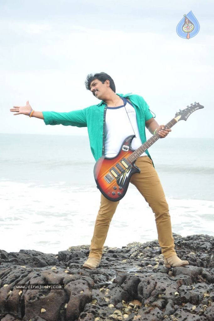 Anaganaga Movie Hot Stills - 174 / 273 photos