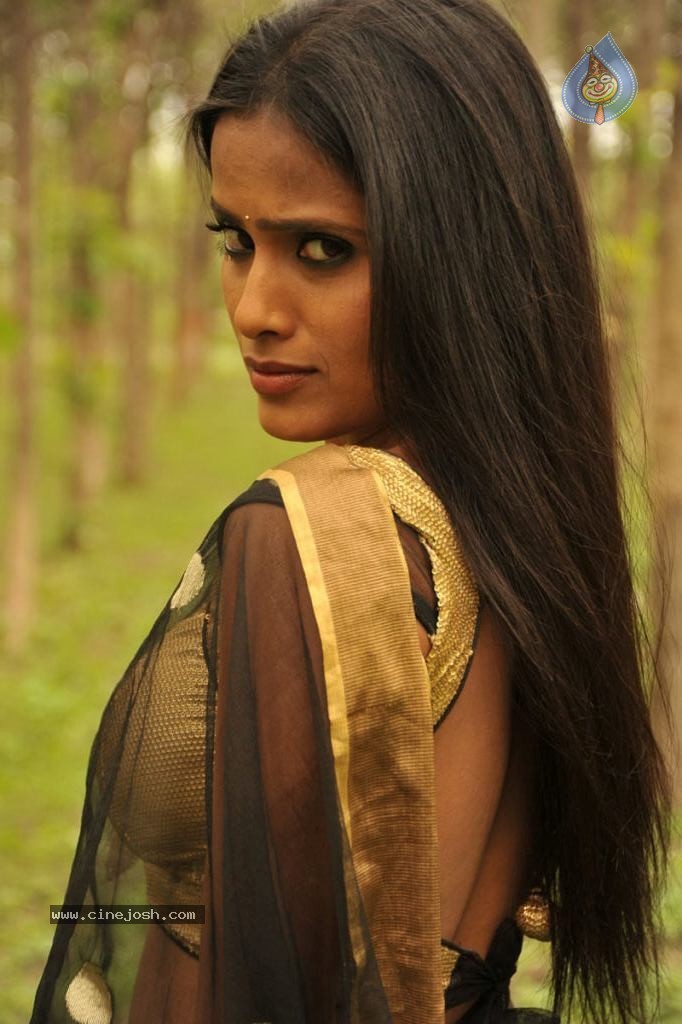 Anaganaga Movie Hot Stills - 220 / 273 photos