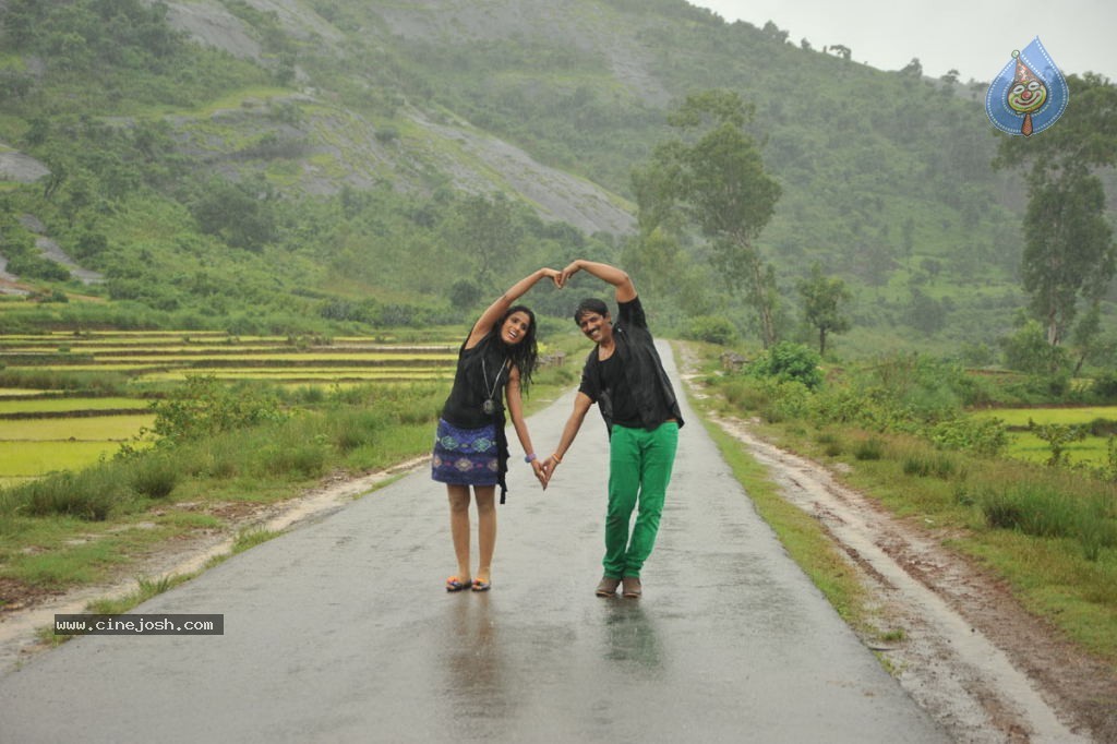 Anaganaga Movie Hot Stills - 224 / 273 photos