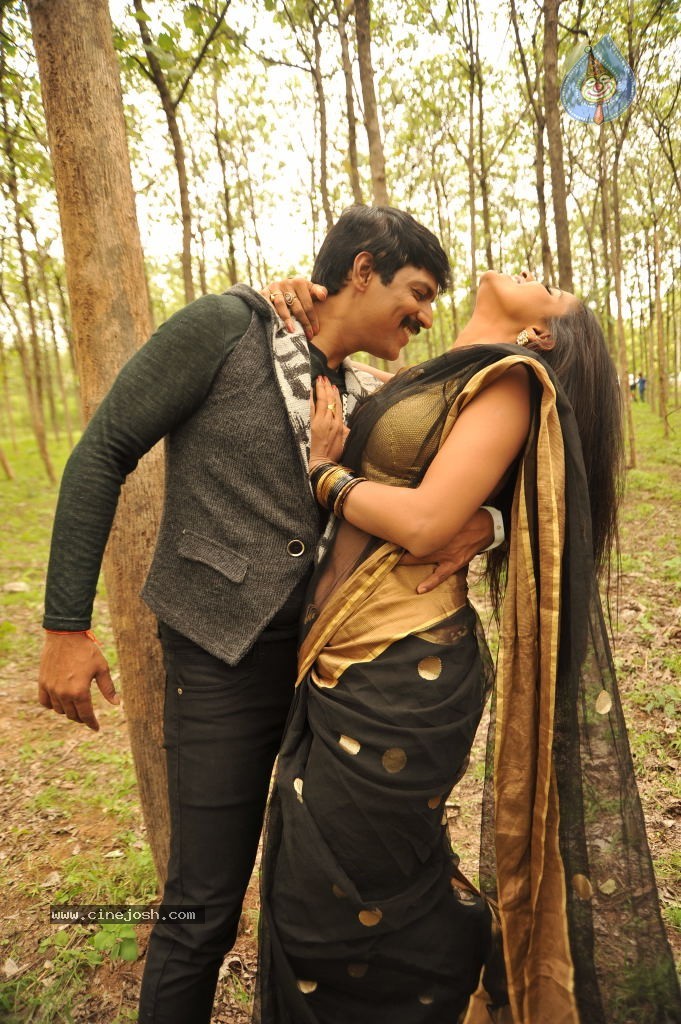 Anaganaga Movie Stills - 83 / 127 photos