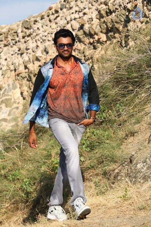 Anaganaga Oka Chitram Photos - 5 / 6 photos