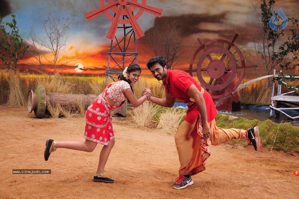 Anaganaga Oka Chitram Stills - 5 / 12 photos
