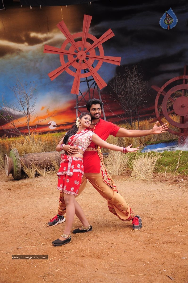 Anaganaga Oka Chitram Stills - 12 / 12 photos