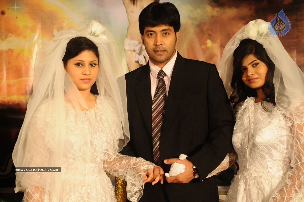 Anandam Malli Modalaindi Stills - 17 / 26 photos