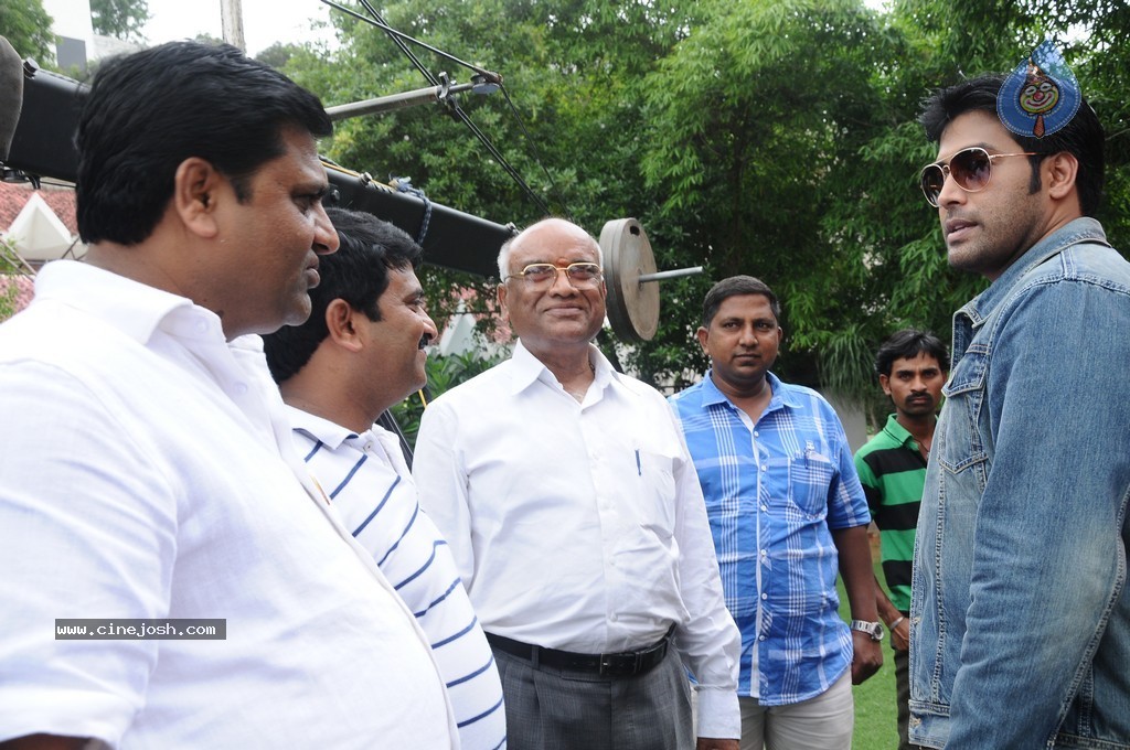 Anandam Malli Modalaindi Stills - 15 / 26 photos