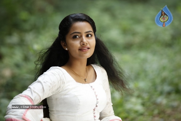 Andamaina Jeevitham Movie New Photos - 38 / 42 photos