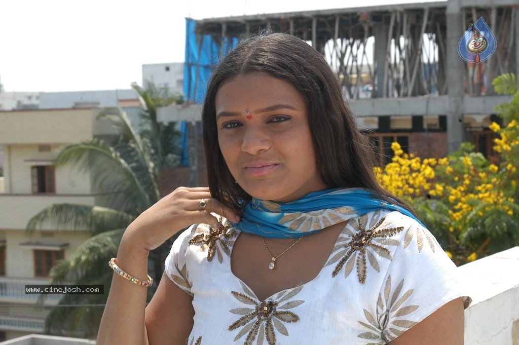 Andarila Nenoo Preminchanu Movie Stills  - 35 / 43 photos