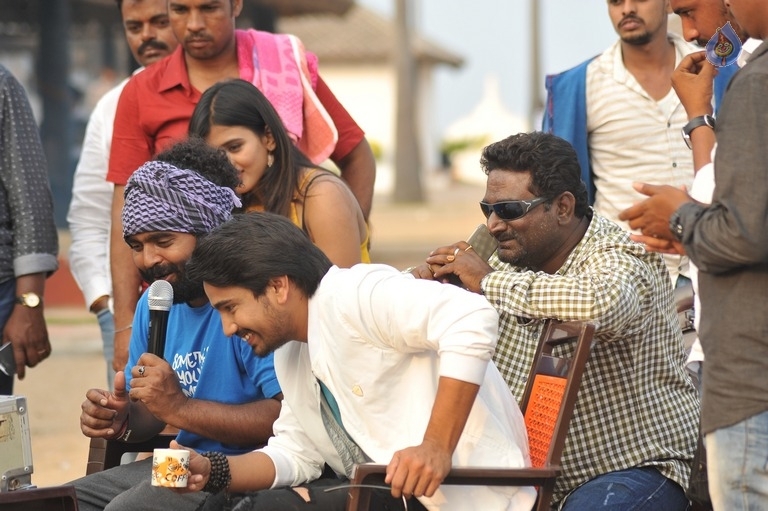 Andhhagadu Movie Working Stills - 6 / 8 photos