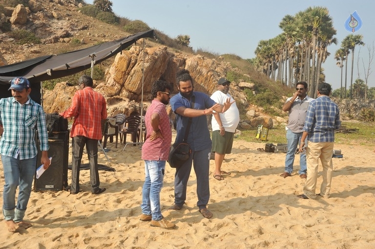 Andhhagadu Movie Working Stills - 7 / 8 photos