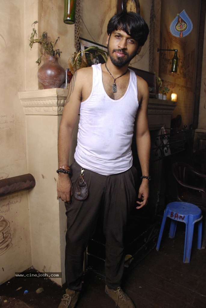 Andhra Mess Tamil Movie Stills - 16 / 56 photos