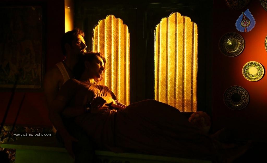 Andhra Mess Tamil Movie Stills - 17 / 56 photos