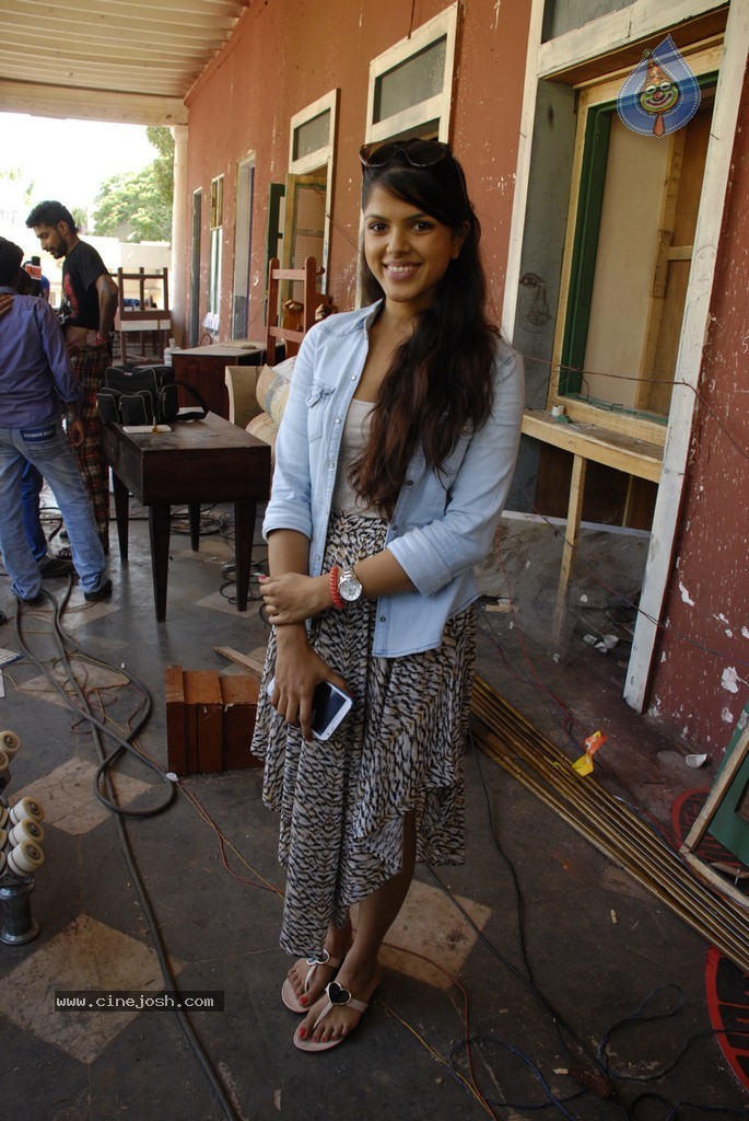 Andhra Mess Tamil Movie Stills - 47 / 56 photos