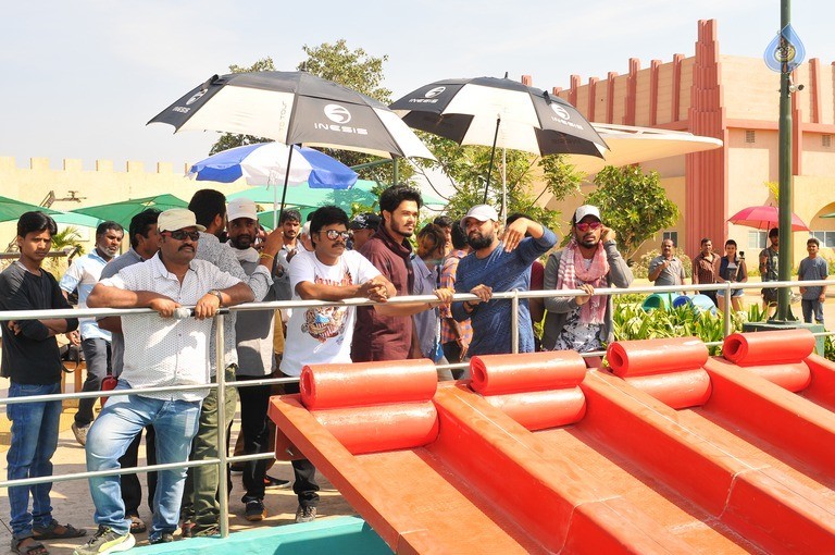 Angel Movie New Photos - 20 / 27 photos