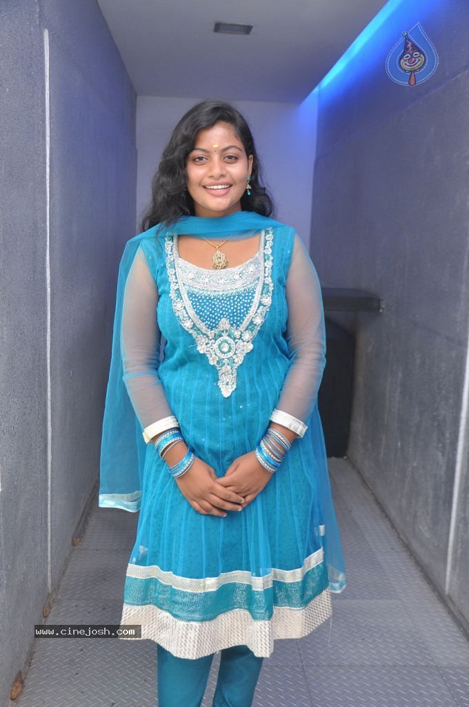 Anja Koottam Tamil Movie Stills - 8 / 41 photos