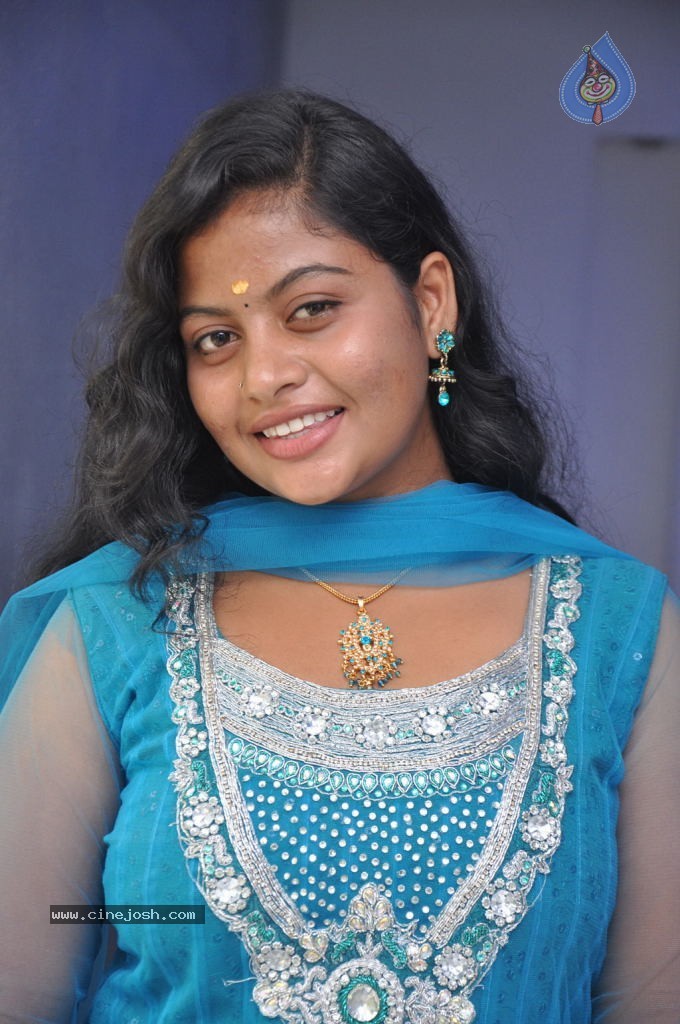 Anja Koottam Tamil Movie Stills - 19 / 41 photos