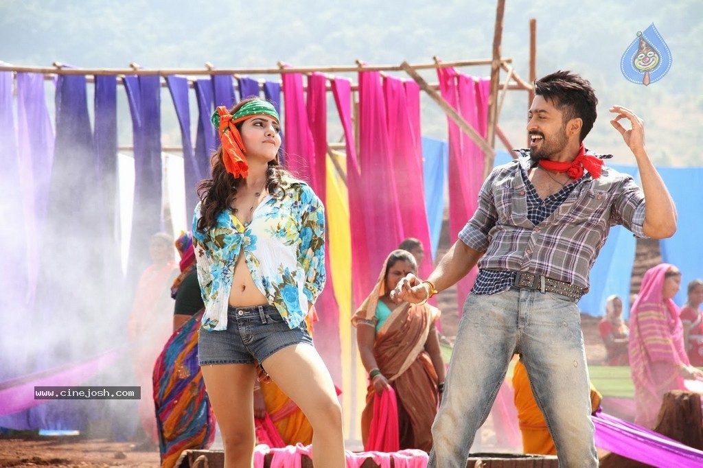 Anjaan Movie Stills - 5 / 11 photos