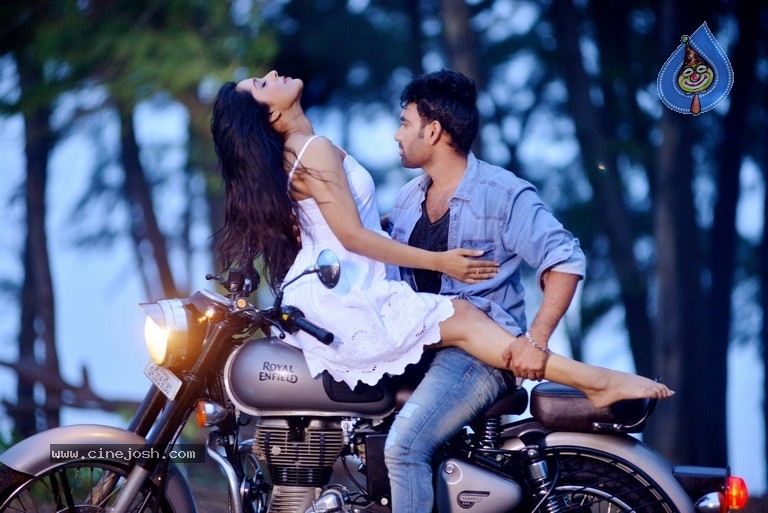 Anthaku Minchi Movie New Stills - 7 / 11 photos