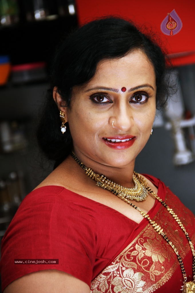 Anukunnadi Okati Ayinadi Okati Movie Stills - 32 / 68 photos