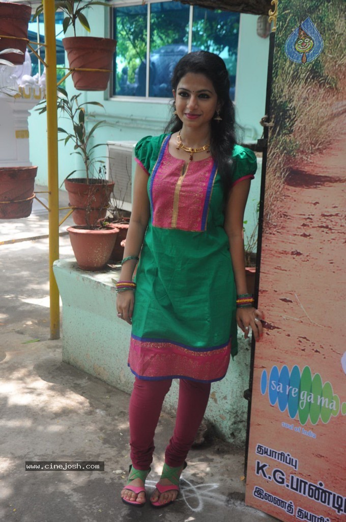 Apple Penne Tamil Movie Stills - 23 / 62 photos