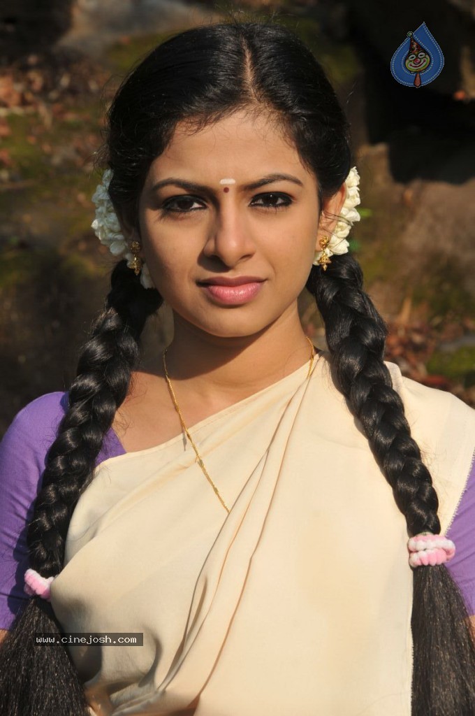 Apple Penne Tamil Movie Stills - 29 / 62 photos