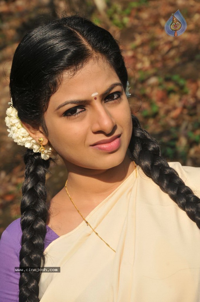Apple Penne Tamil Movie Stills - 31 / 62 photos