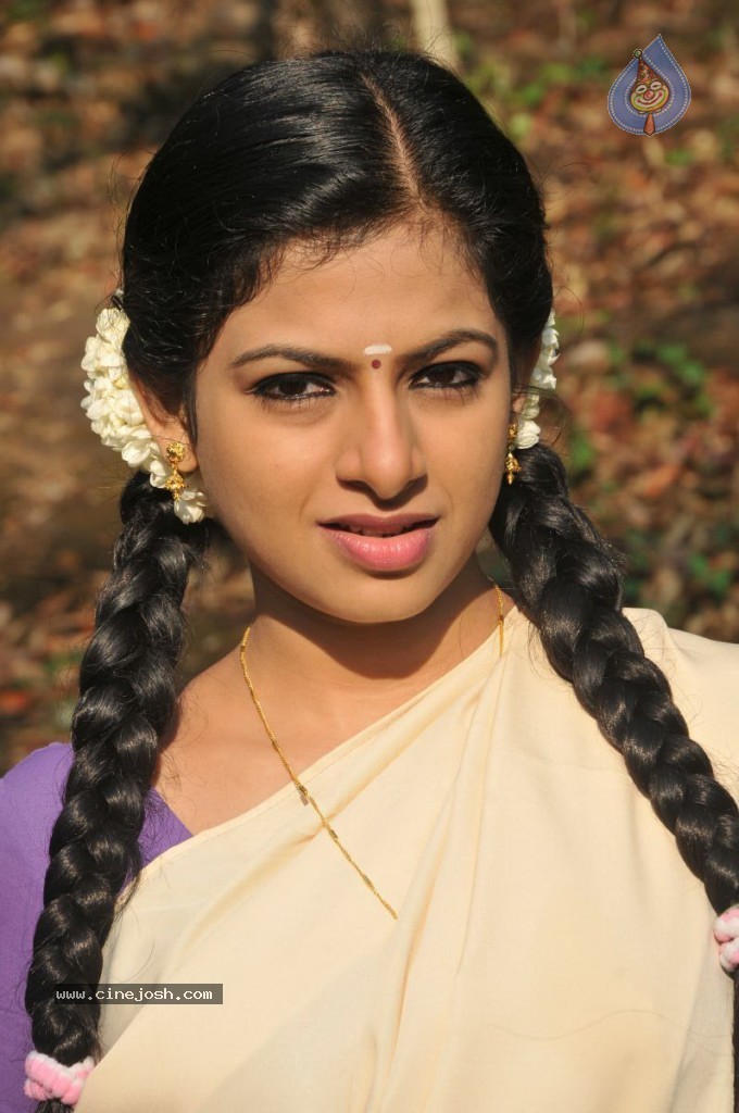 Apple Penne Tamil Movie Stills - 46 / 62 photos