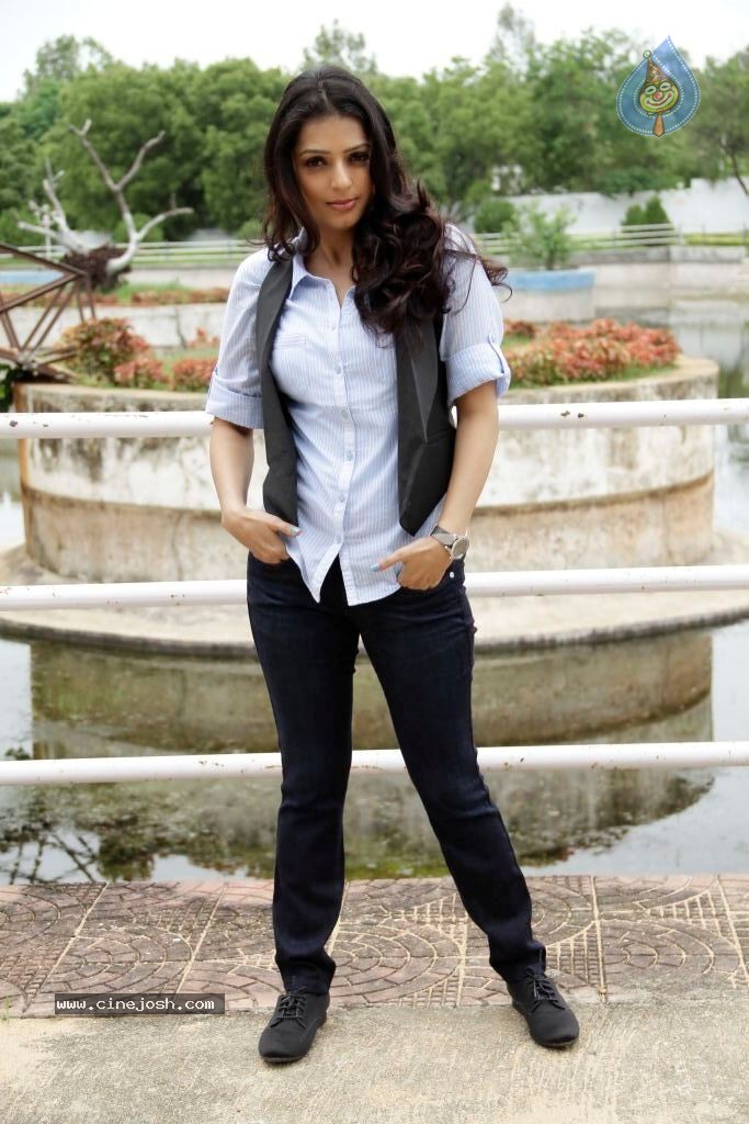 April Fool Movie Latest Stills - 4 / 18 photos